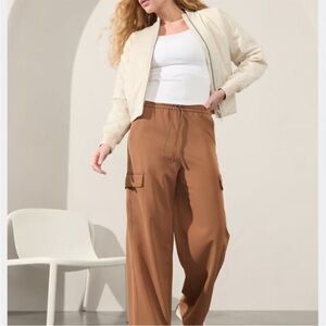 NWT Athleta Promenade Cargo Pant Neutral Tan size XL
